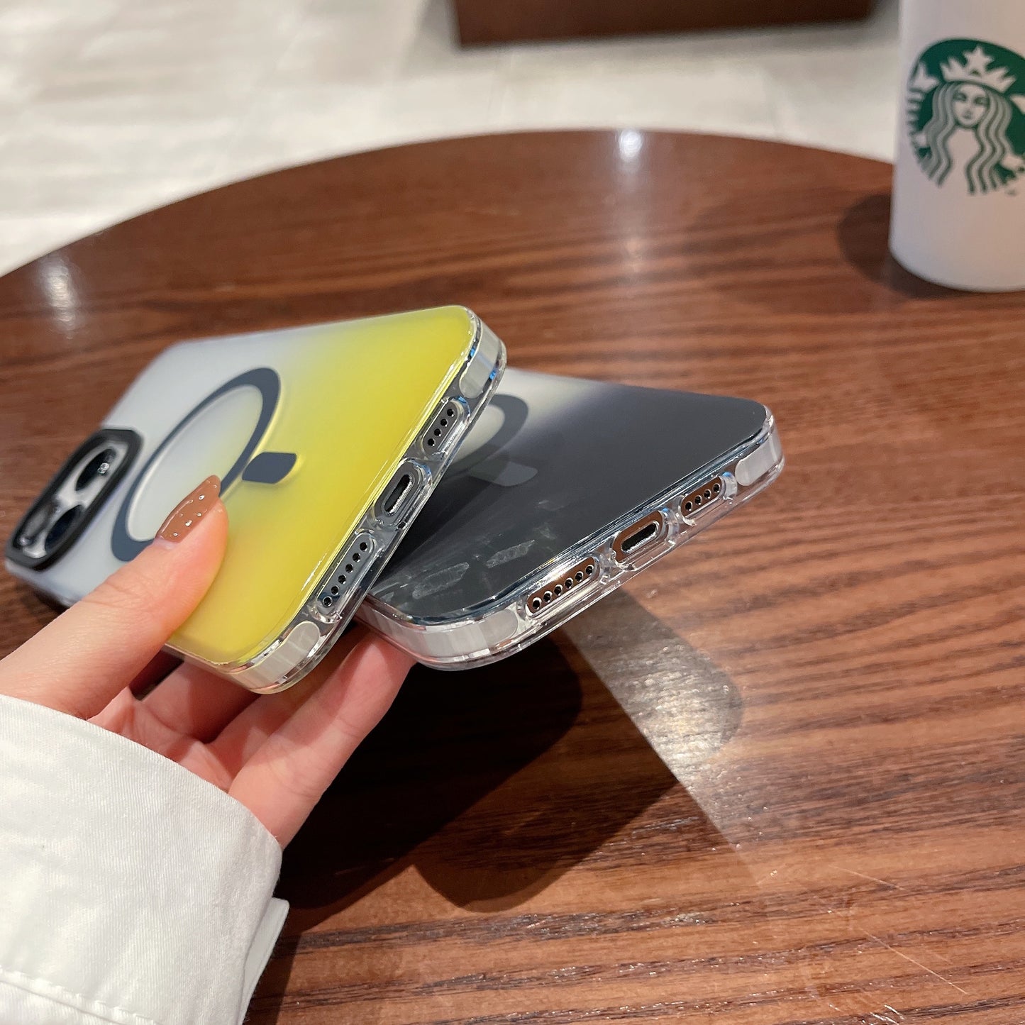 Chic Gradient Elegance: Stylish and Vibrant Smartphone Case with Modern Color Transitions