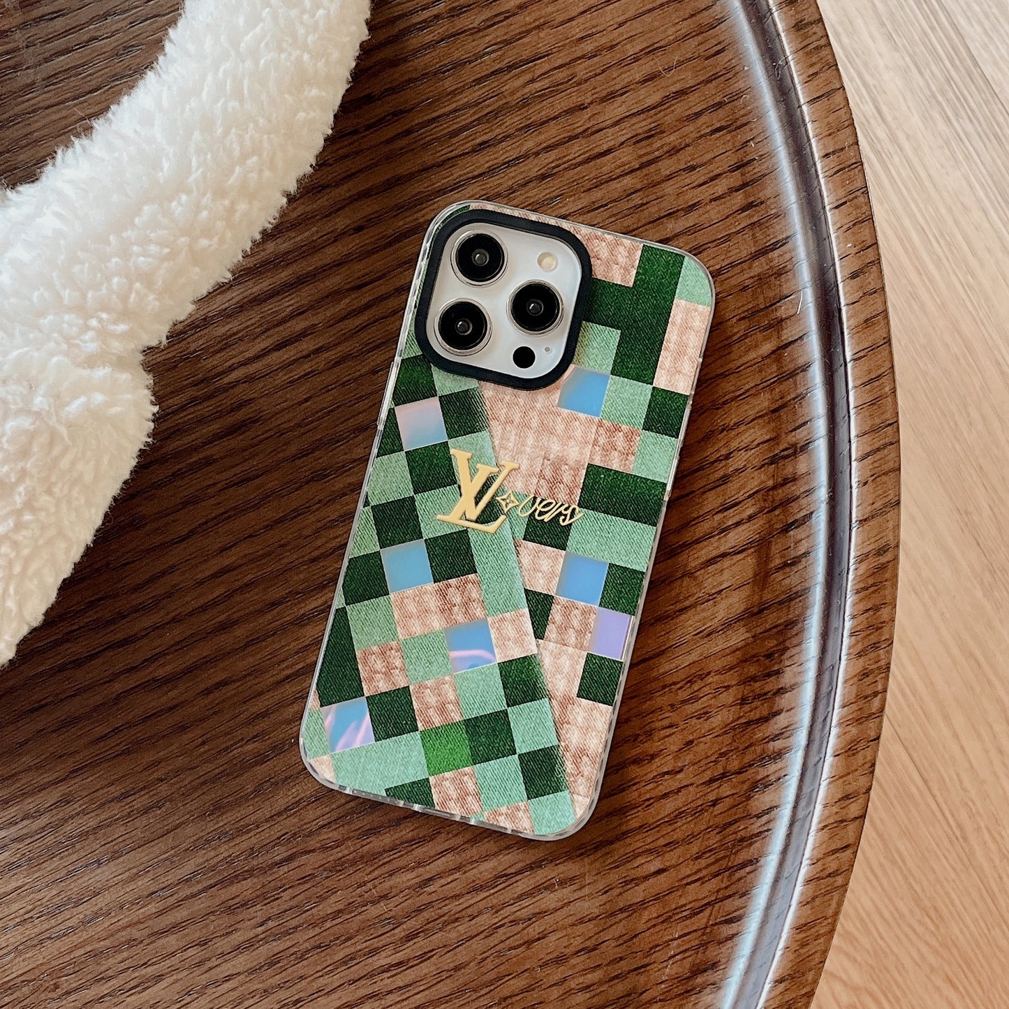 Luxury Redefined: L-V-Inspired Phone Cases for Stylish Device Protection
